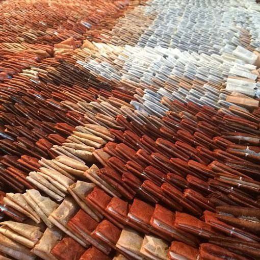 UN RETRATO CON 20.000 BOLSITAS DE TÉ. RED HONG YI