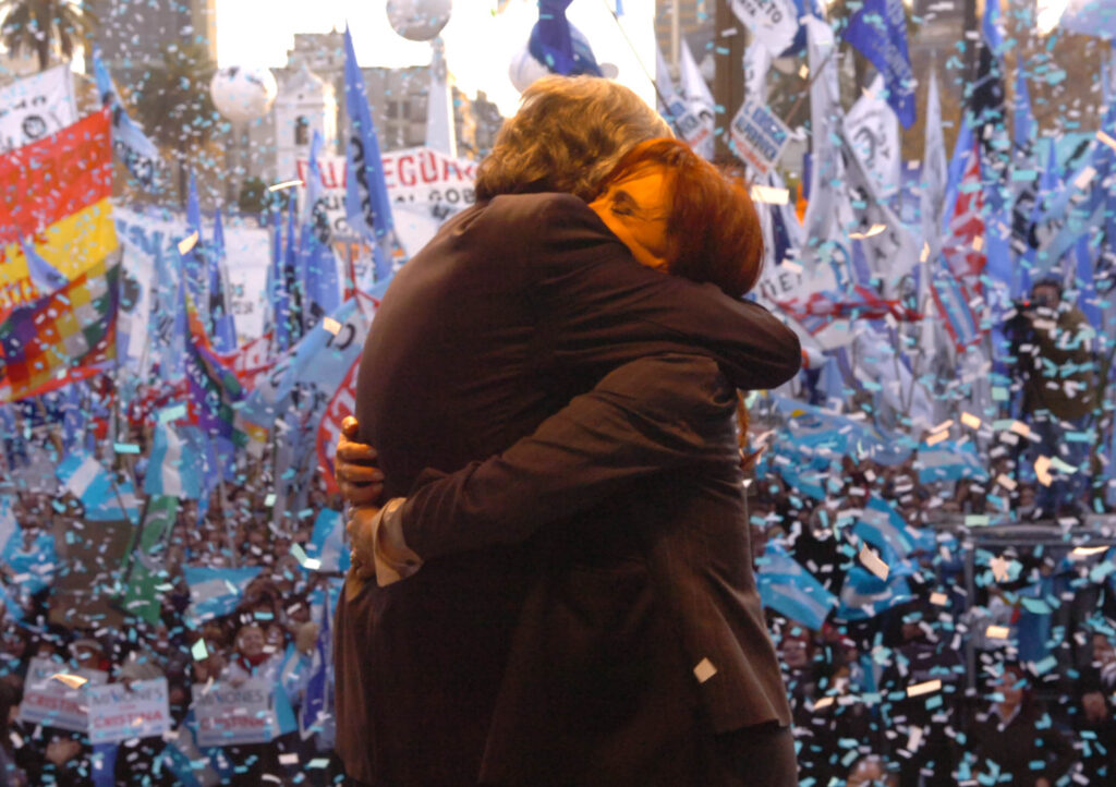 Nestor y Cristina en la plaza