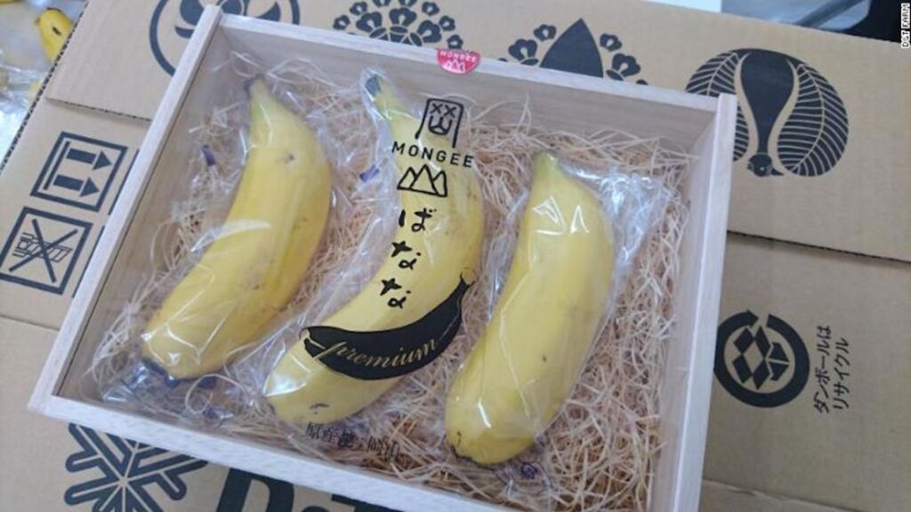 fruta en japón: 3 bananas